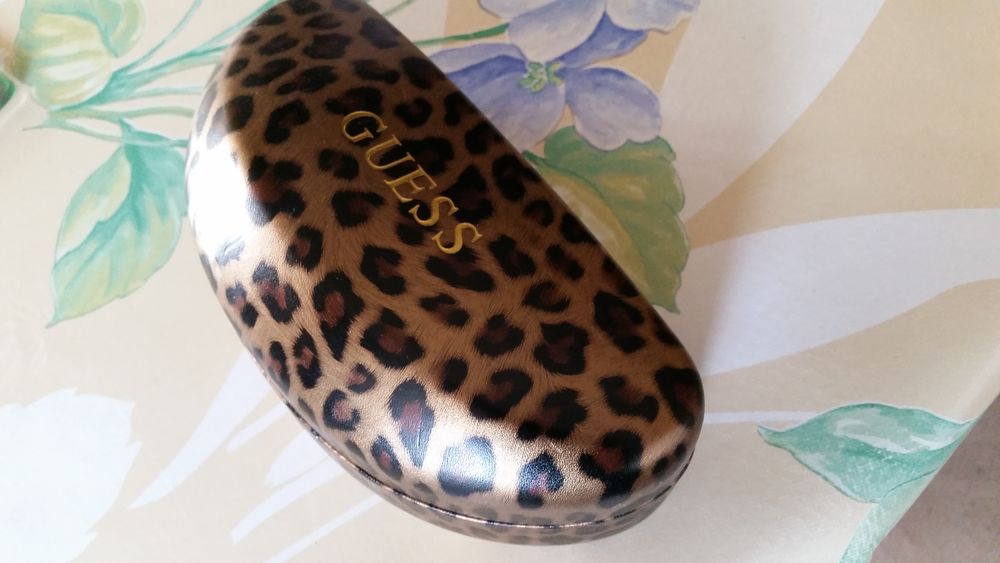 Etui a lunettes GUESS Leopard Bijoux et montres