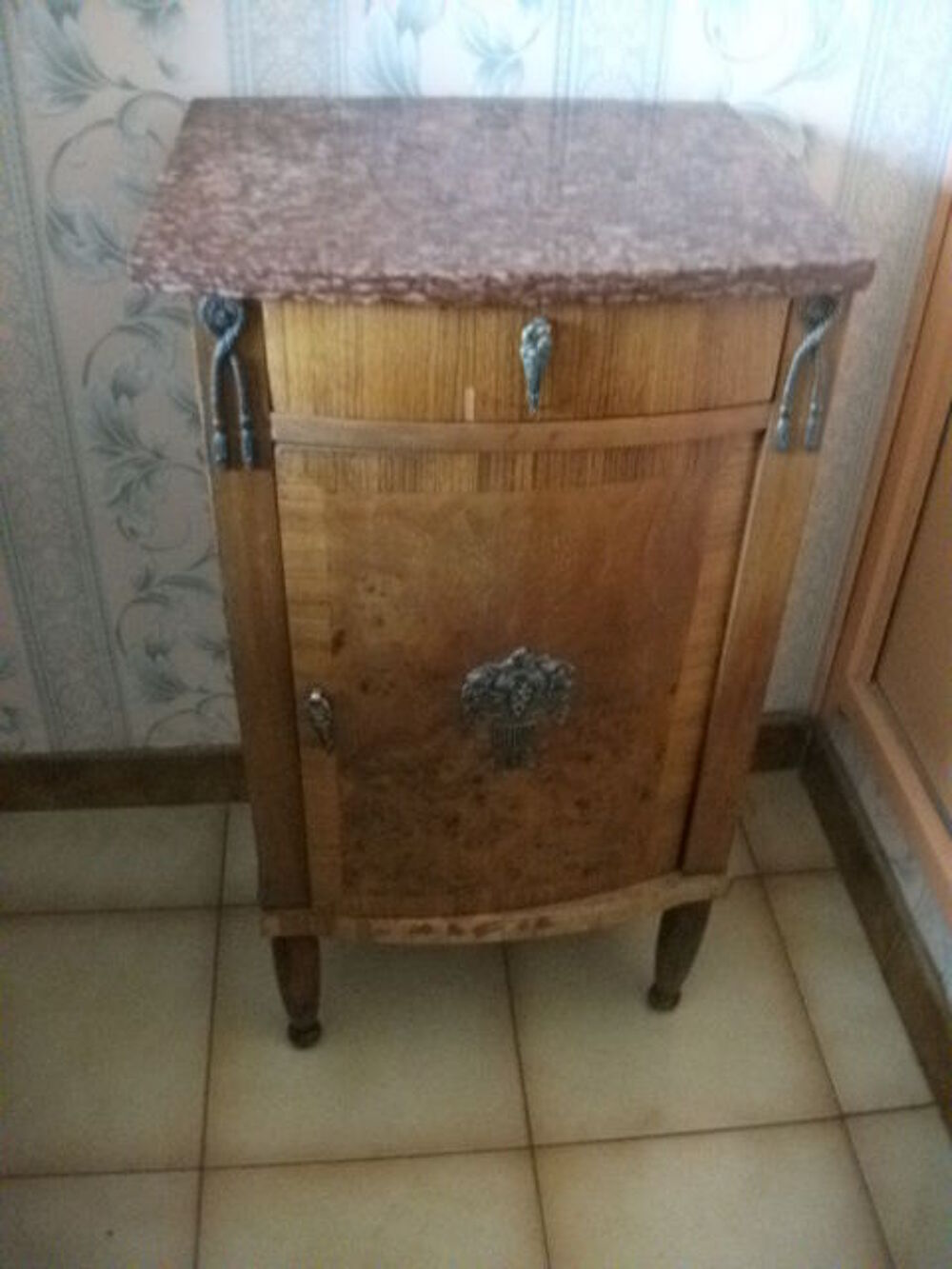 lit et table de nuit Meubles