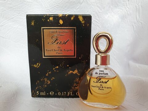 Miniature de parfum VC&A First bouchon dor 6 Plaisir (78)