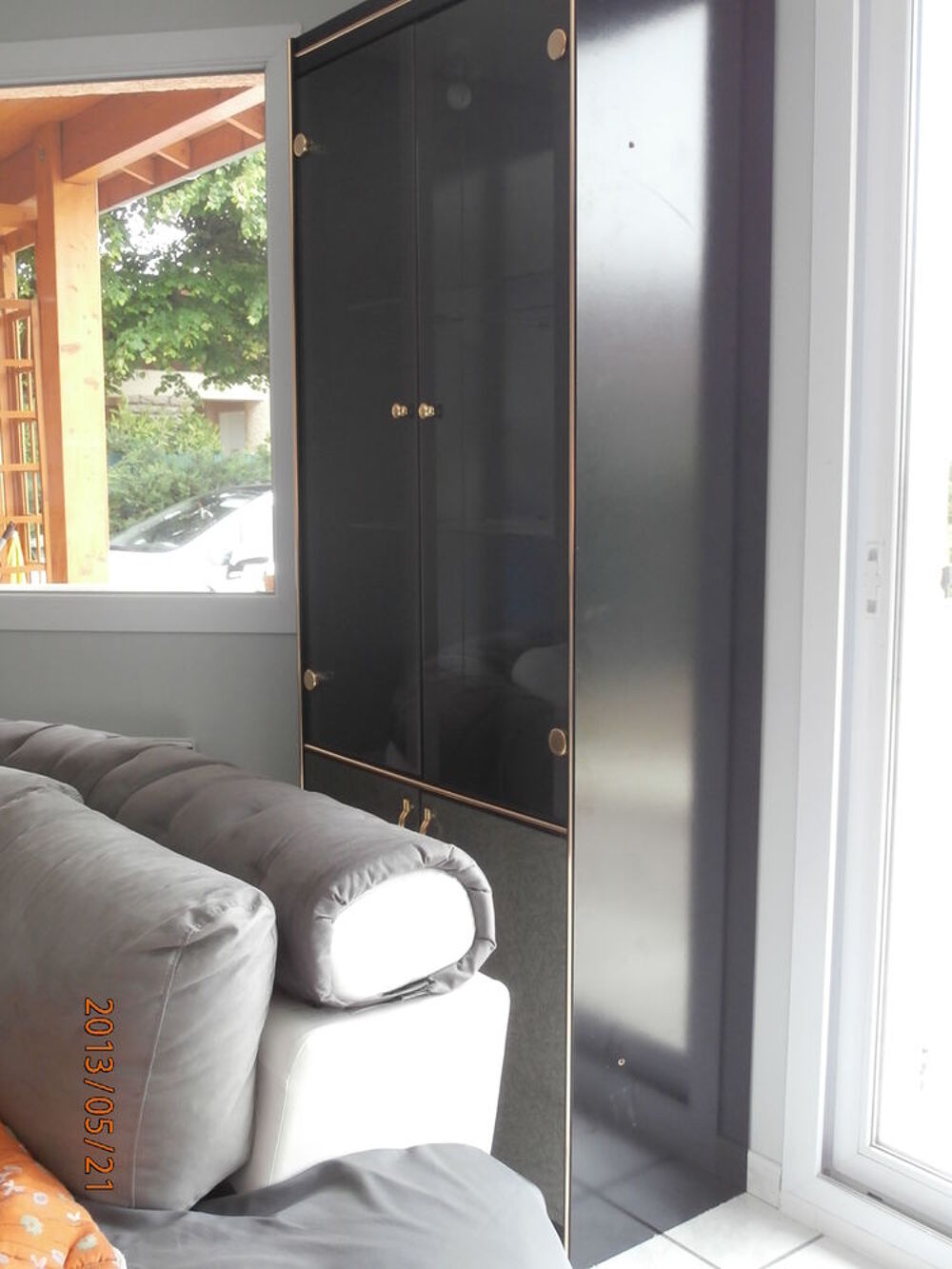 meuble vitrine contemporain avec luminaire interieur Meubles