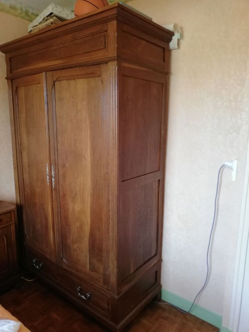 Armoire ancienne en bois de ch&ecirc;ne 125x55x210 Meubles