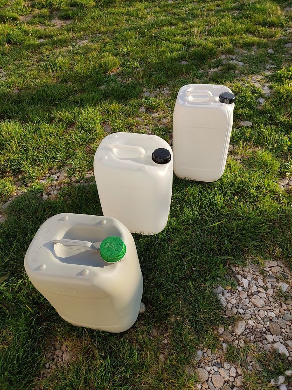 3 bidons jerrican 20 litres plastique Bricolage