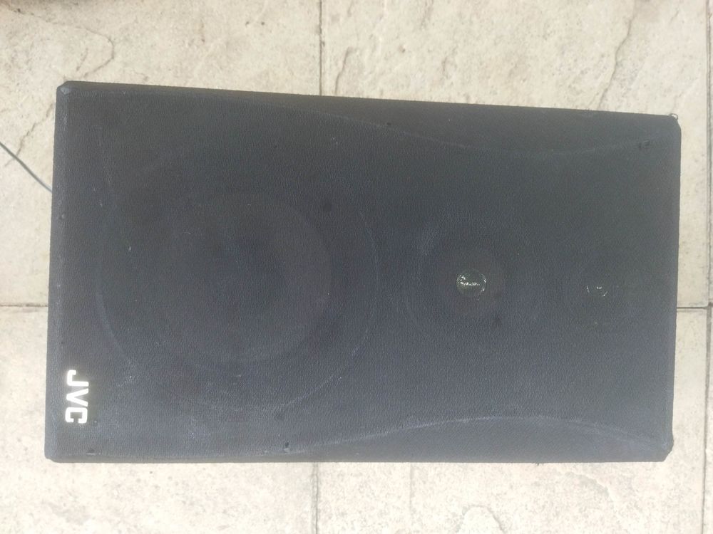 1 seule enceinte JVC 8 ohms et 50 watt Audio et hifi