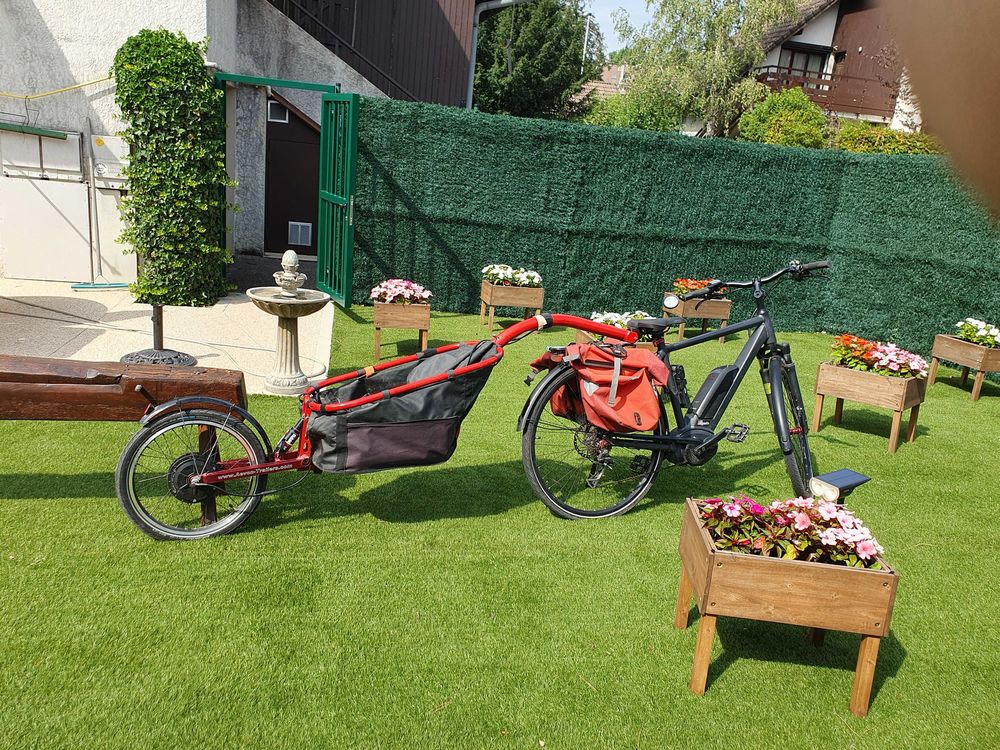 remorque &eacute;lectrique mono roue pour velo Vélos