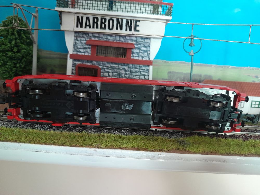 Locomotive diesel DB 215 129-8 ROCO H0 Jeux / jouets
