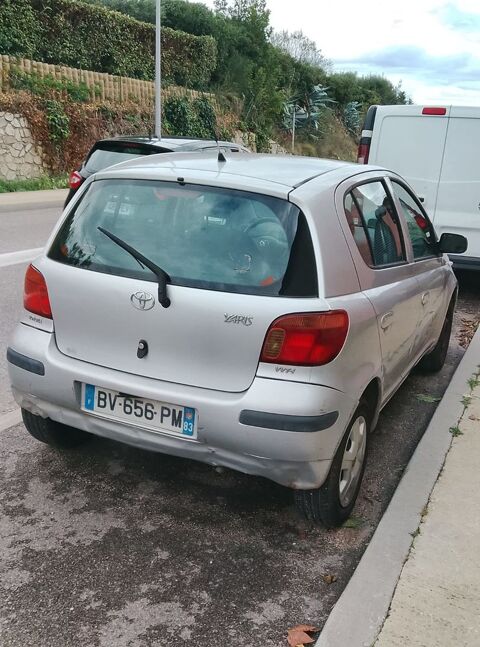 Toyota yaris 65 VVT-i Linéa Luna