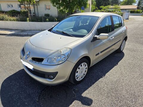 Renault clio iii 1.4 98 PRIVILEGE