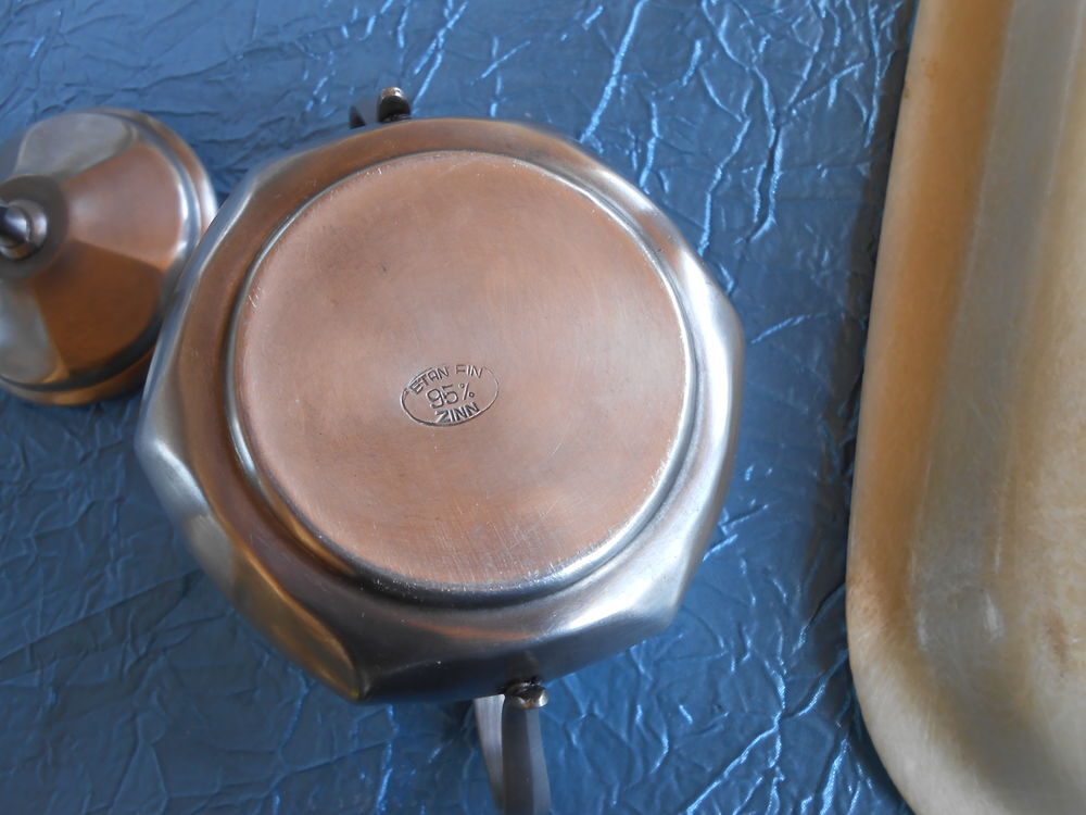Service &agrave; caf&eacute; en &eacute;tain Cuisine