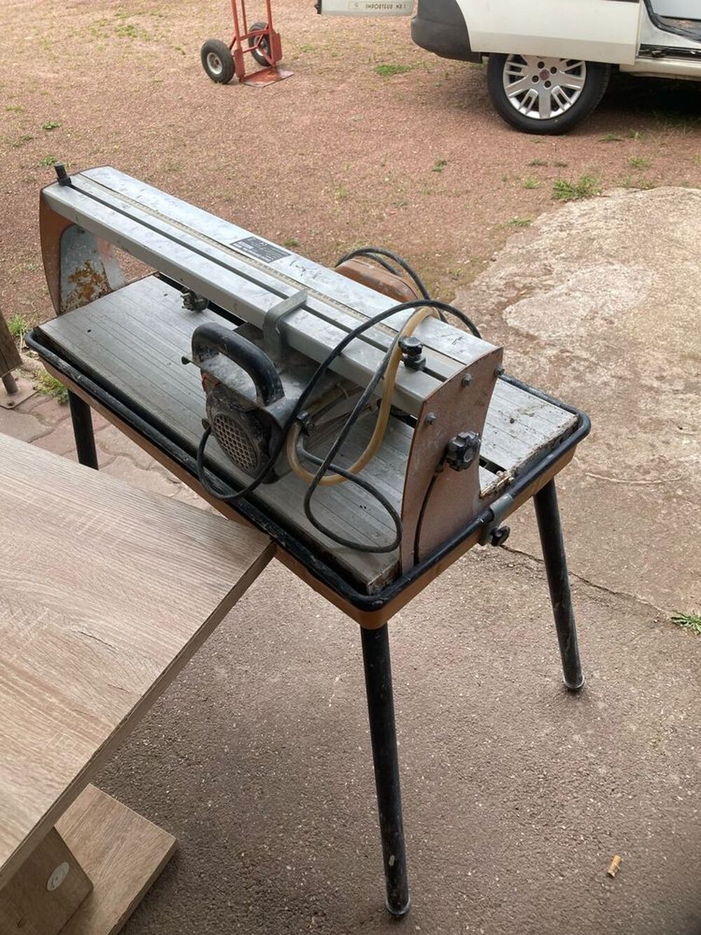 Coupe carrelage &agrave; eau Jardin