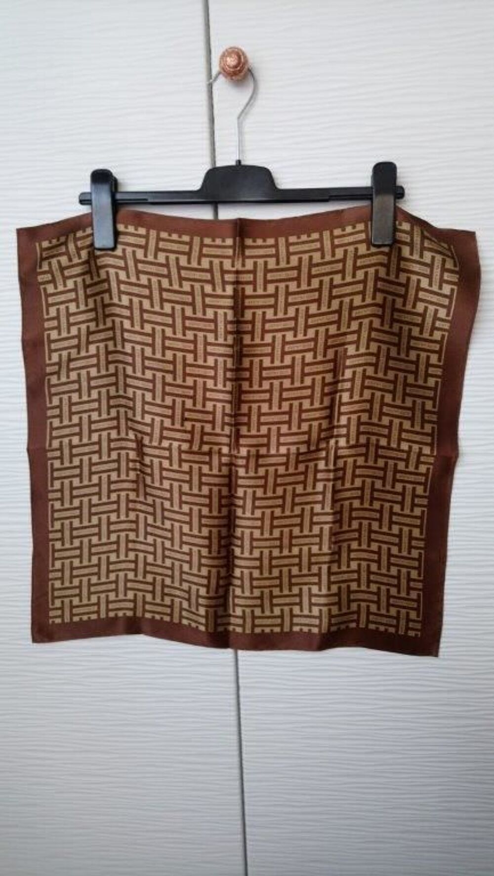 Foulard en soie Vtements