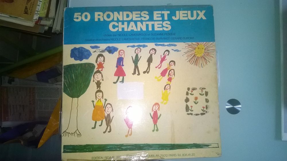 Vinyle 50 rondes et jeux chant&eacute;s
Nicole Lamouroux et Suzann CD et vinyles