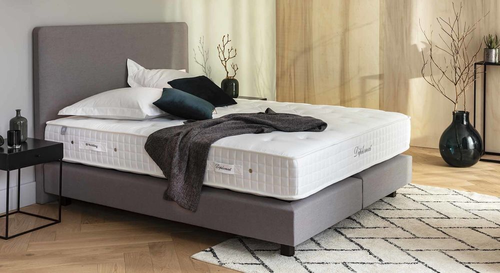 Matelas Wedding Diplomat COMME NEUF
Meubles