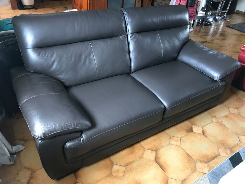 Canap&eacute; 3 places en cuir noir ? tr&egrave;s bon &eacute;tat Meubles