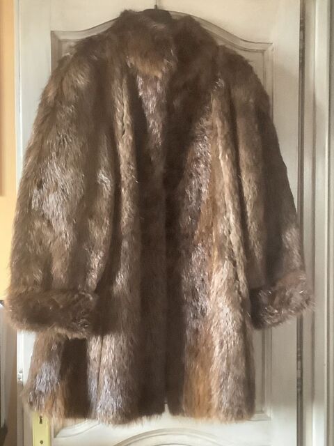 Manteau en fourrure 200 Grasse (06)