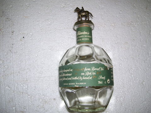 1 Bouteille vide de Whisky 70 cl avec bouchon cheval 5 Estres-Saint-Denis (60)