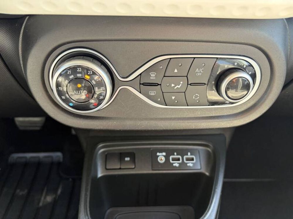 Twingo III E-Tech Equilibre 2023 occasion 42120 Le Coteau