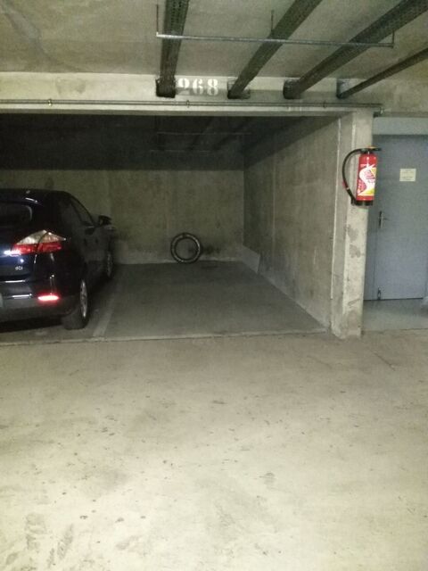  Parking / Garage  louer 12 m