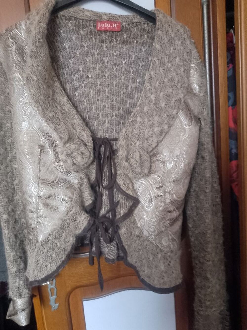 V&ecirc;tements femme 38/42, chaussures 38, 39, accessoires... Vêtements