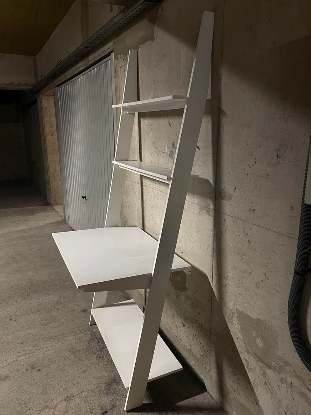 Bureau &eacute;chelle quasi neuf bois blanc Meubles