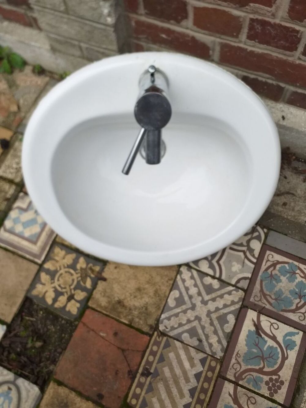 lavabo salle de bains avec mitigeur Meubles