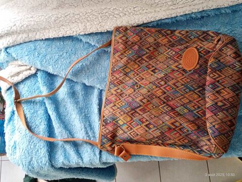 sac a main 11 Bourg-de-P�age (26)