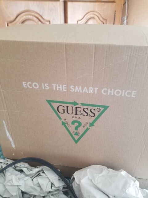 sac cabas femme GUESS 100 Auby (59)