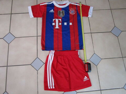 VIEUX MAILLOT +SHORT FOOTBALL BAYERN DE MUNICH BENATIA 16 Villepinte (93)