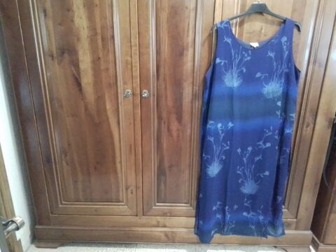 Robe longue sans manche  
15 Bl�r� (37)
