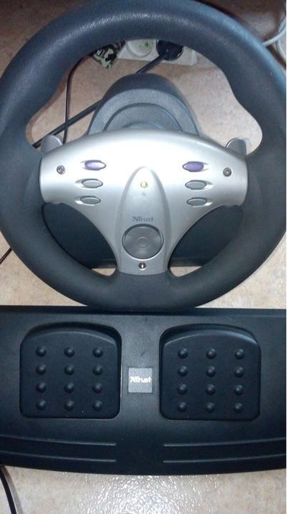 Volant gaming TRUST Consoles et jeux vidéos