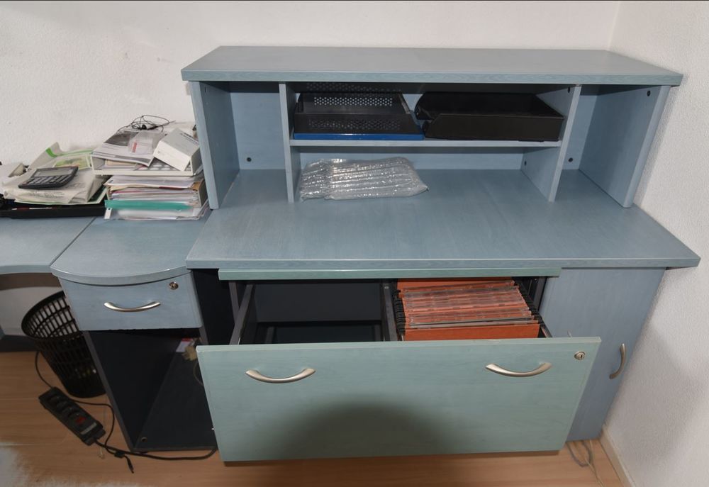 Ensemble Mobilier de bureau professionnel en tr&egrave;s bon &eacute;tat Meubles