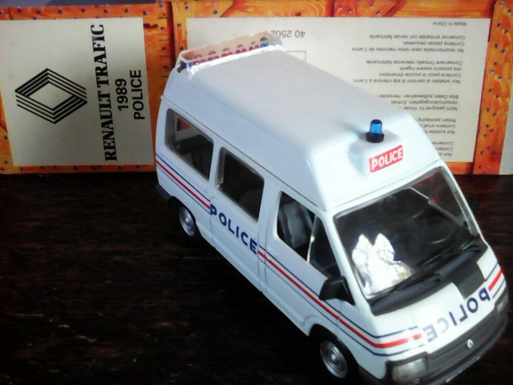 Fourgon Police Renault Trafic 1989 Norev 1/43 