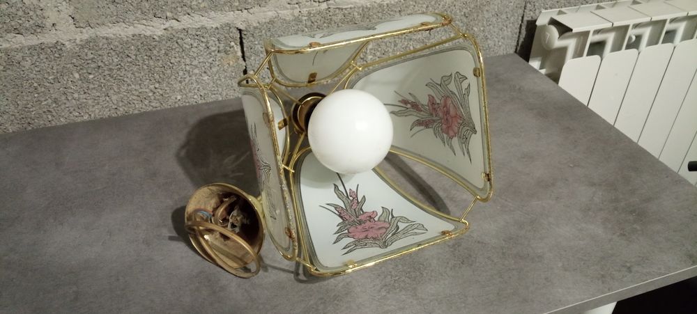 Lustre m&eacute;tal dor&eacute; / verre peint Décoration