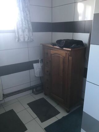 Appartement à louer 3 pièces 82 m²