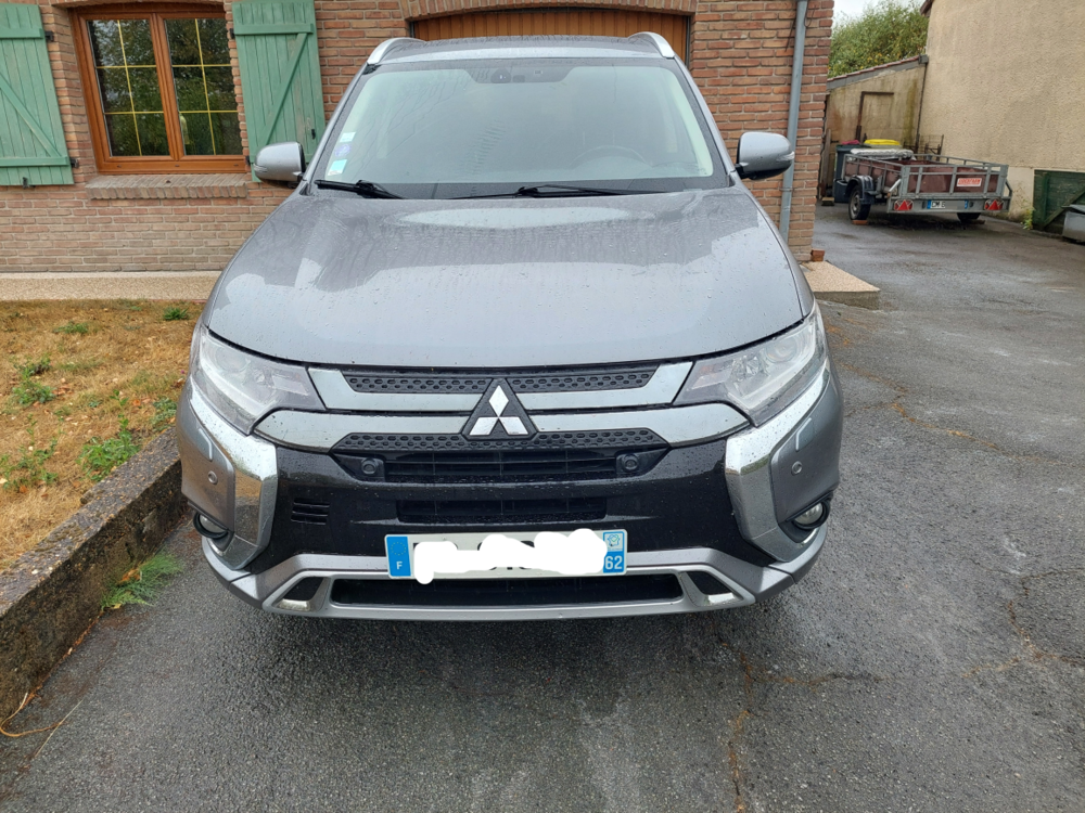 Outlander 2.4l PHEV Twin Motor 4WD Business 2019 occasion 62120 Campagne-l&egrave;s-Wardrecques