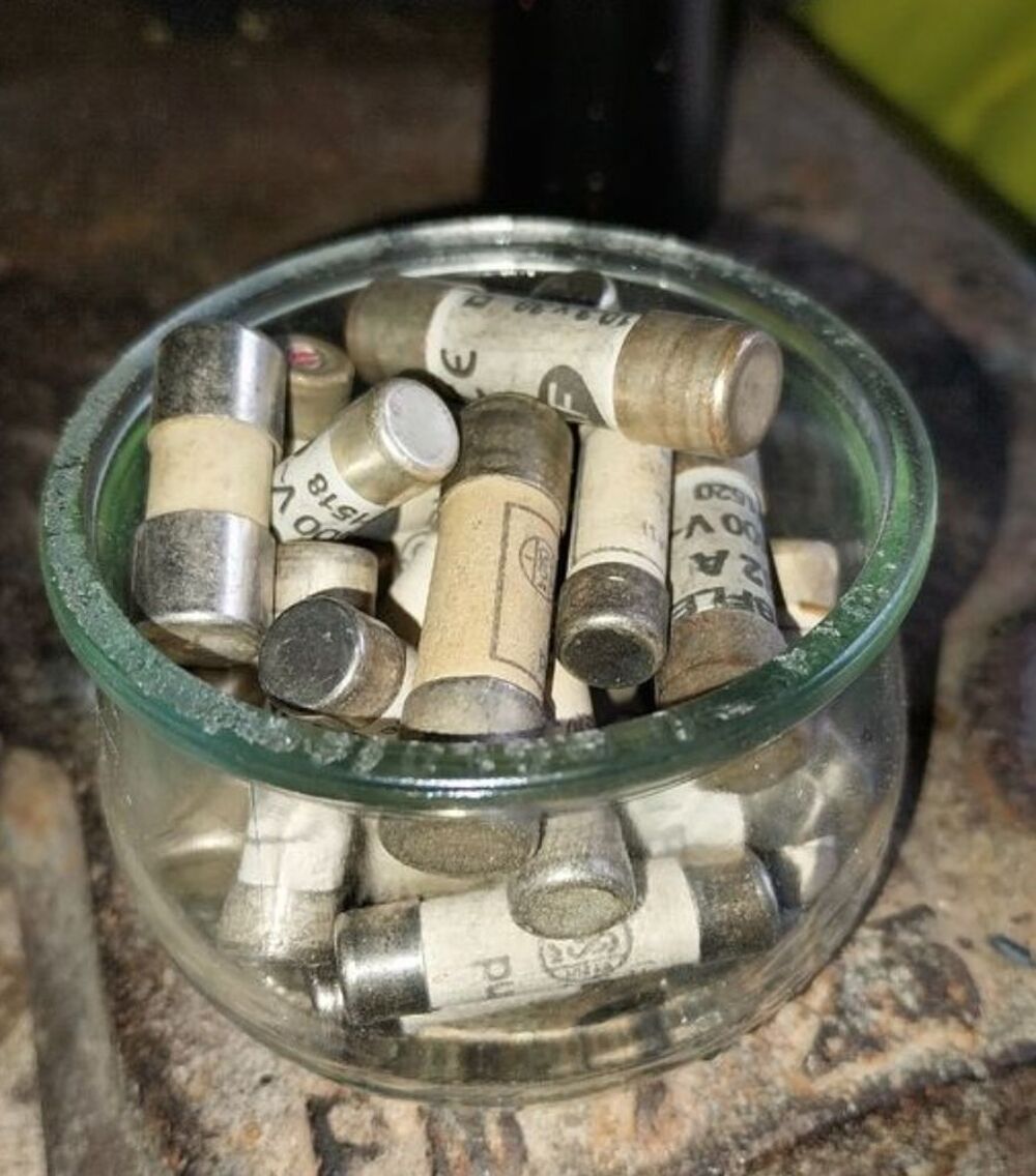 Disjoncteurs et fusibles Bricolage