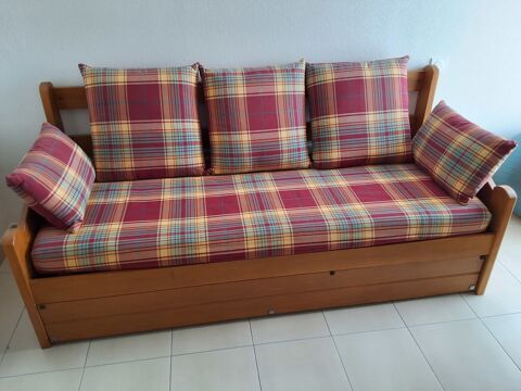 Canap�-lit bois avec matelas peut servies St Cyprien Plage (66)