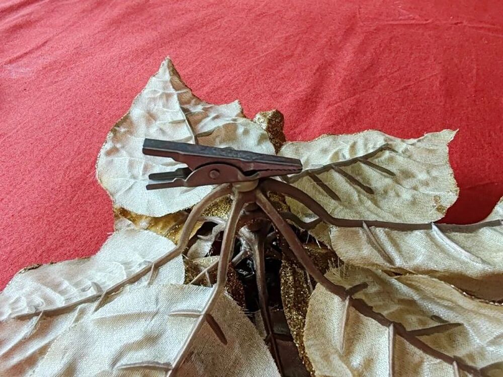3 fleurs et un papillon avec pince pour sapin Décoration