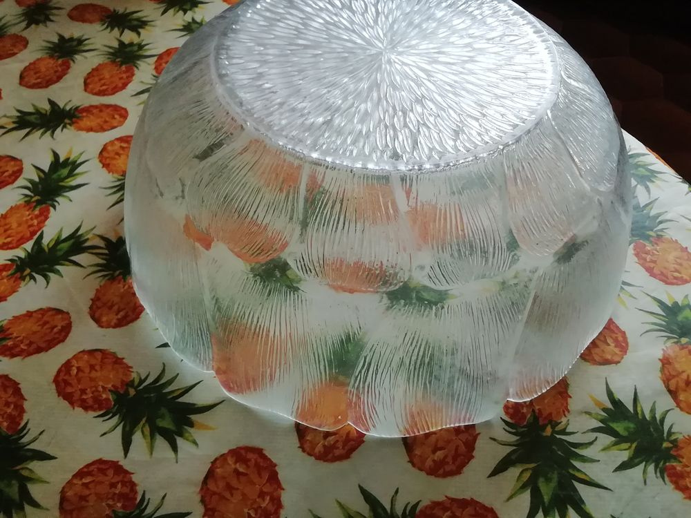 Magnifique saladier sculpt&eacute; ann&eacute;e 80 Cuisine