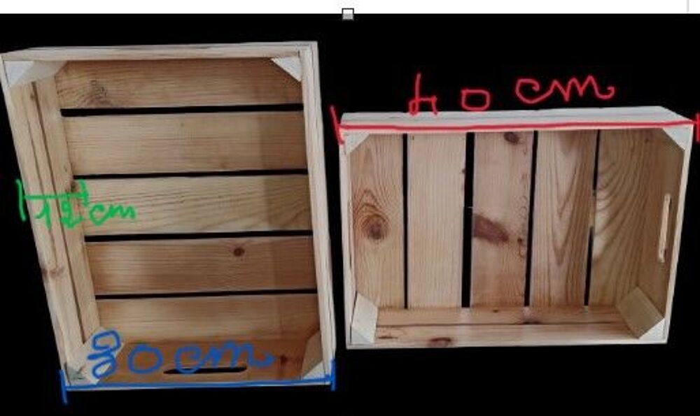 caisses de rangement ou &eacute;tag&egrave;res d&eacute;coratives en bois . Décoration