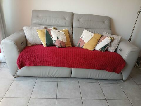 +canap�+en+cuir+gris+2+places+relaxe+�lectrique 100 Le Grau-du-Roi (30)