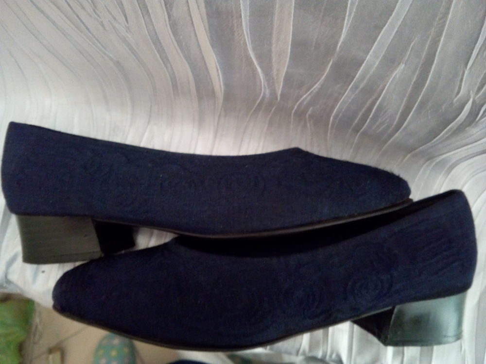 1 paire d'escarpin "MISS " en tissus s&eacute;rigraphie bleu Chaussures