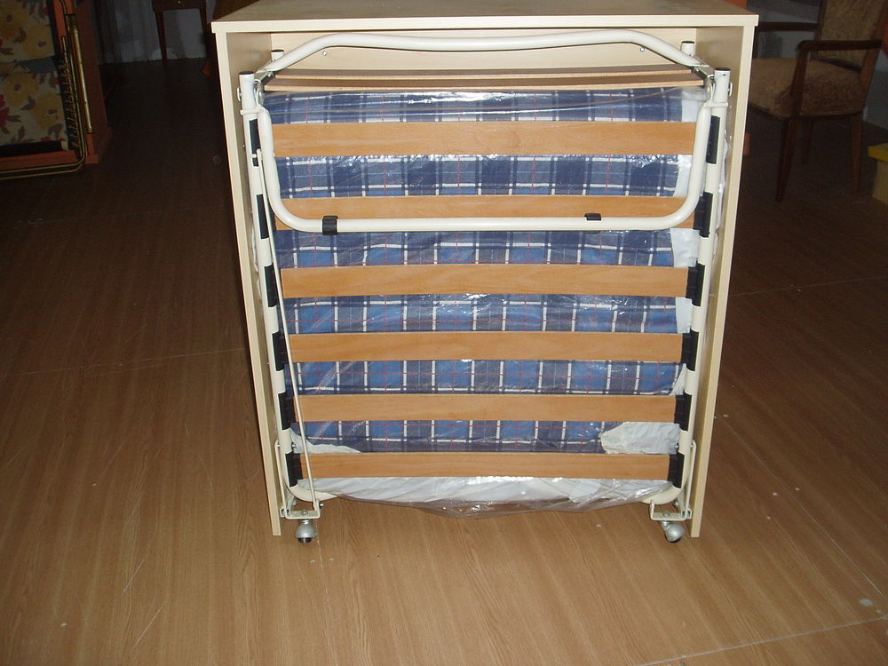 Meuble Lit d'appoint une personne lit sur roulettes Meubles