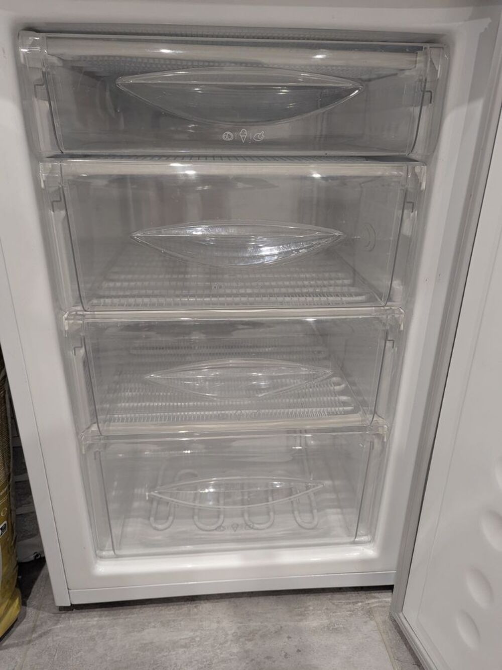 Cong&eacute;lateur LG, top 4 tiroirs 100L (congel) Electroménager