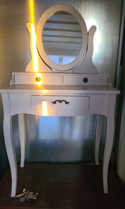 COIFFEUSE EN BOIS AVEC MIROIR GRIS
ET 3 TIROIRS 0 Marseille 15 (13)