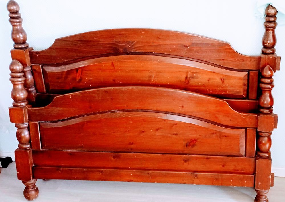 COMMODE EN BOIS MASSIF + TETE DE LIT assortis Meubles