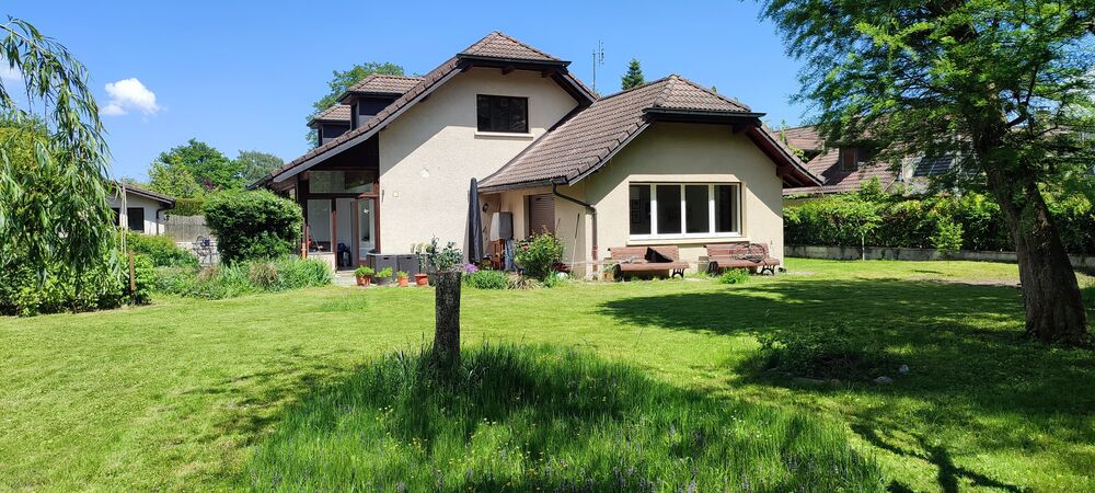 Location Maison Sur 1 500 m2 de terrain clos. Superbe villa individuelle Divonne-les-bains