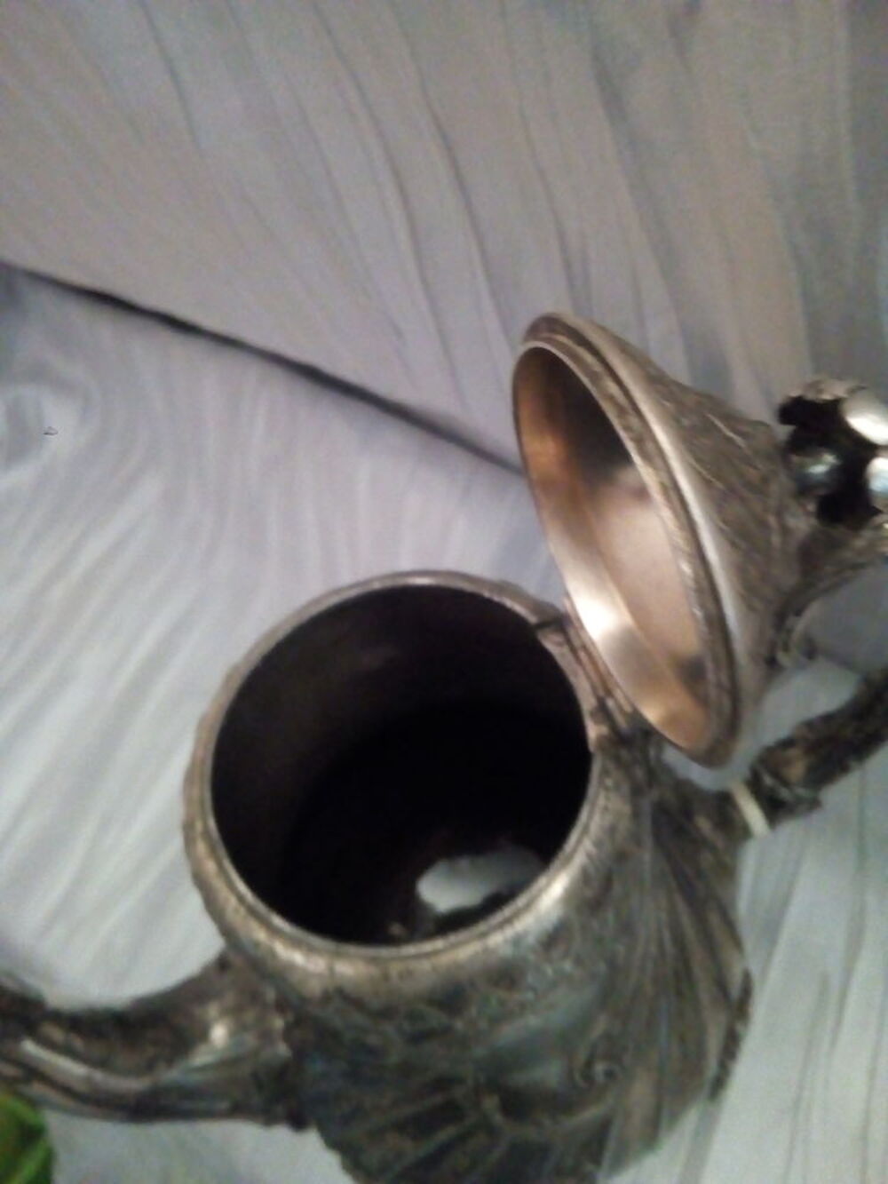 Th&eacute;i&egrave;re ancienne de style Louis XV en m&eacute;tal argent&eacute; 