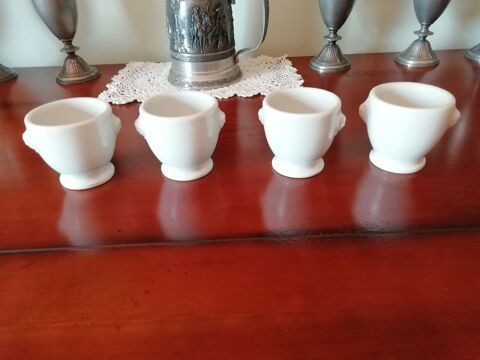4 petites tasses  caf blanches 8 Lsigny (77)