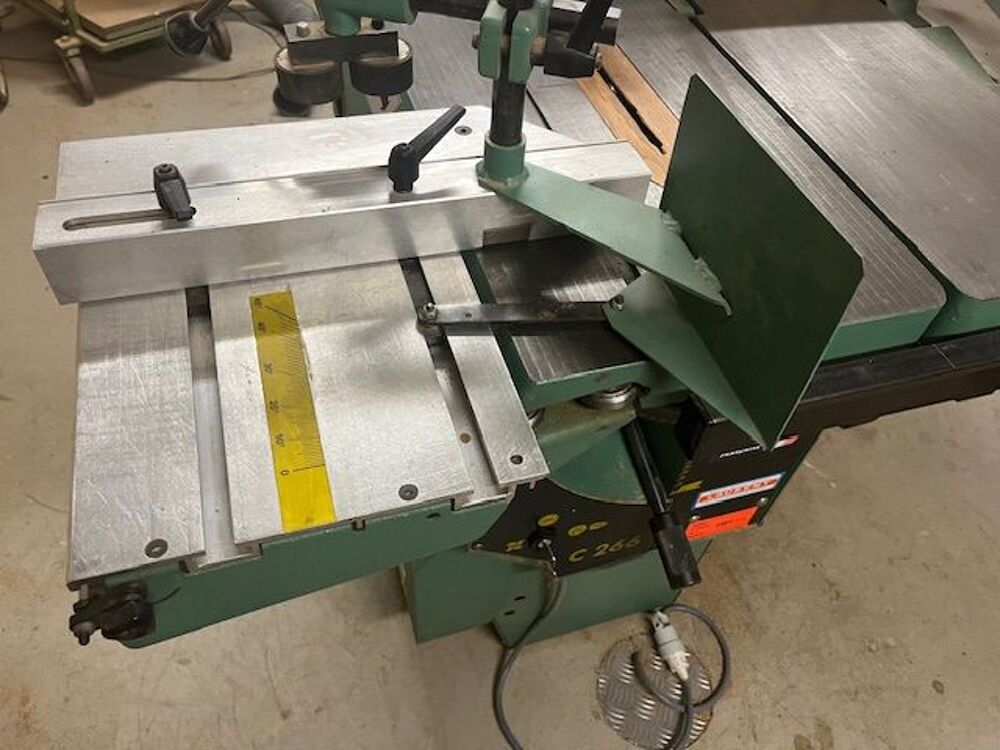 MAT&Eacute;RIEL PROFESSIONNEL EN FONTE Bricolage
