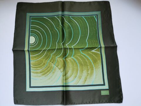 Carre de soie Lanvin 30 Nantes (44)